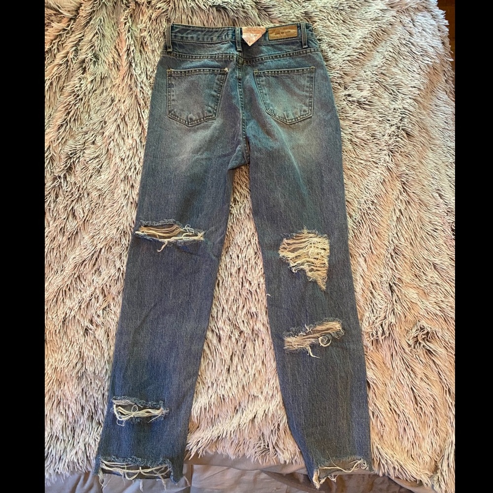 Destroyed Mom Jeans - Picture 2 of 6